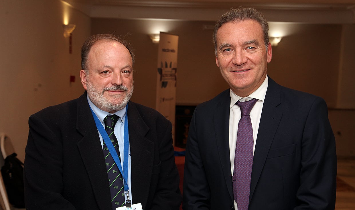 "Para mantener el alto nivel del SNS es imprescindible retener su talento"