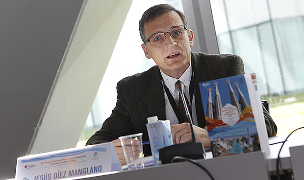 Vergés: "Medicina Interna no ha renunciado a ver al paciente como un todo"