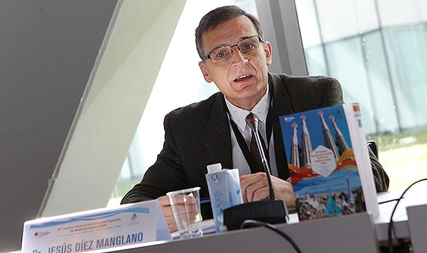 Vergés: "Medicina Interna no ha renunciado a ver al paciente como un todo"