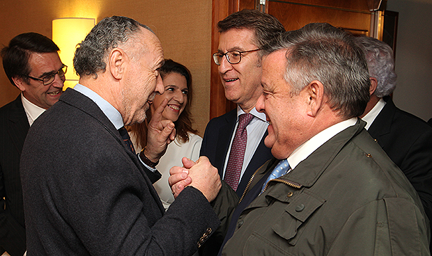 Feijóo: "El médico gallego es una autoridad que suscita admiración"