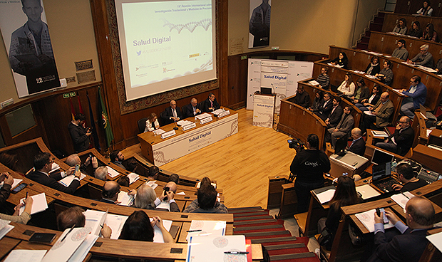 "Los cambios que vivimos van a obligar a enseñar Medicina de otra forma"