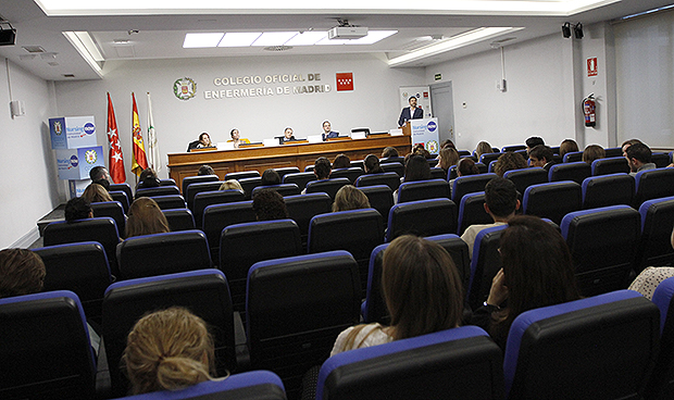 La privada apela a "la formación y la estabilidad" para atraer enfermeras