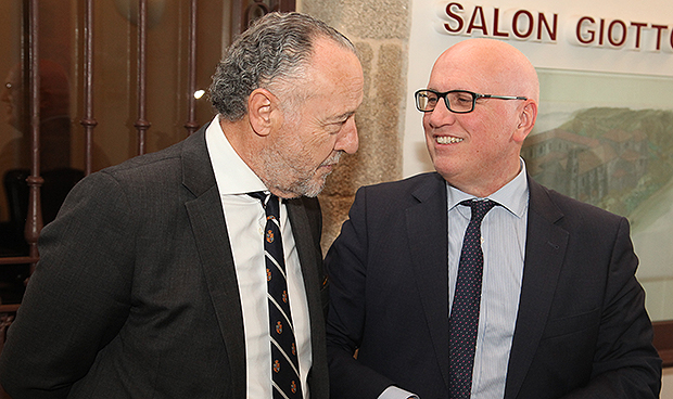 "La sanidad gallega es pionera y un modelo a seguir"