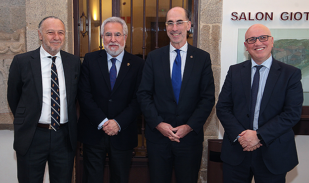 "La sanidad gallega es pionera y un modelo a seguir"