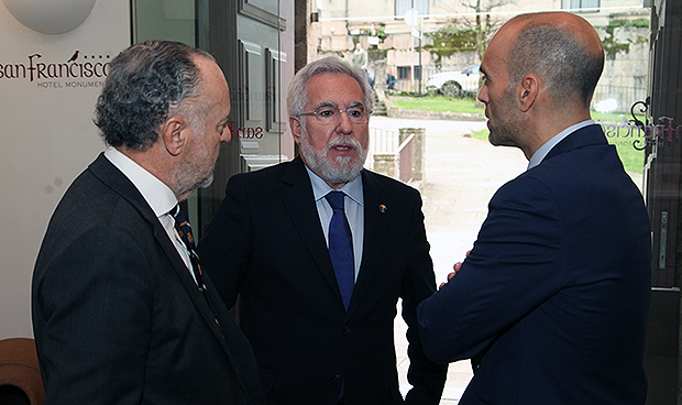 "La sanidad gallega es pionera y un modelo a seguir"