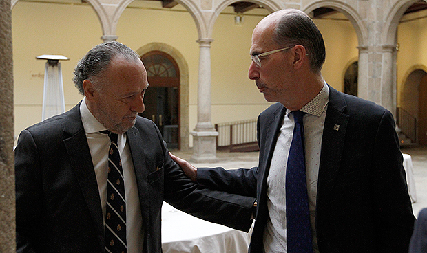 "Estos premios reconocen la excelencia asistencial de la sanidad gallega"