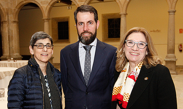 "Estos premios reconocen la excelencia asistencial de la sanidad gallega"