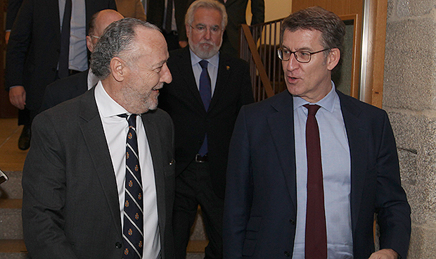 "Estos premios reconocen la excelencia asistencial de la sanidad gallega"