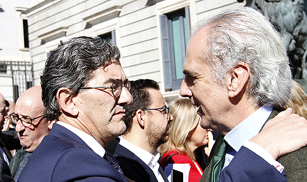 "Gran parte del éxito de nuestra sanidad se debe al trabajo de sus médicos"