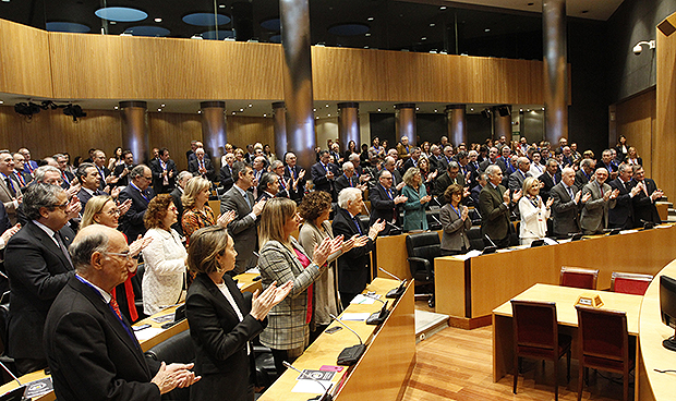 "Gran parte del éxito de nuestra sanidad se debe al trabajo de sus médicos"