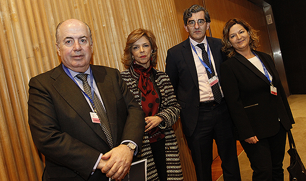 "Gran parte del éxito de nuestra sanidad se debe al trabajo de sus médicos"