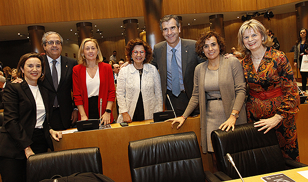 "Gran parte del éxito de nuestra sanidad se debe al trabajo de sus médicos"