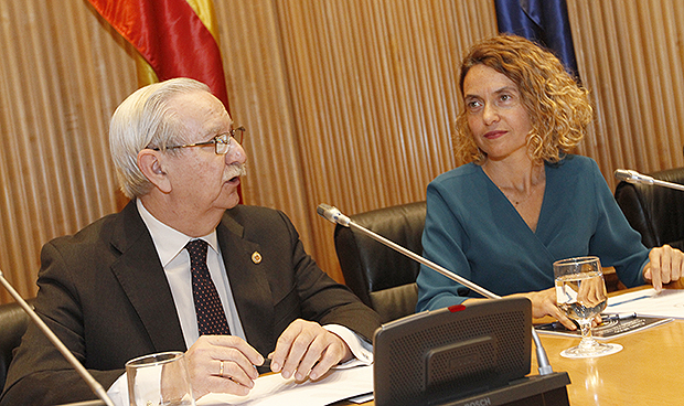 "Gran parte del éxito de nuestra sanidad se debe al trabajo de sus médicos"