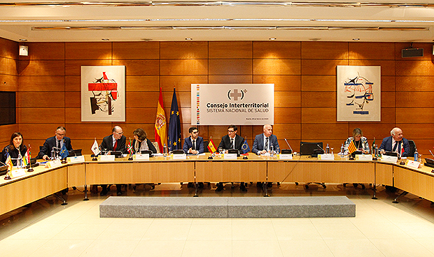 Illa "garantiza" mascarillas de coronavirus para hospitales y profesionales