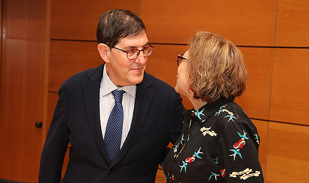 Illa "garantiza" mascarillas de coronavirus para hospitales y profesionales