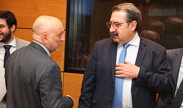 Illa "garantiza" mascarillas de coronavirus para hospitales y profesionales