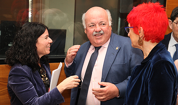 Illa "garantiza" mascarillas de coronavirus para hospitales y profesionales