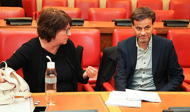 llla debuta en Comisión con anuncio de más plazas MIR y subida de sueldos