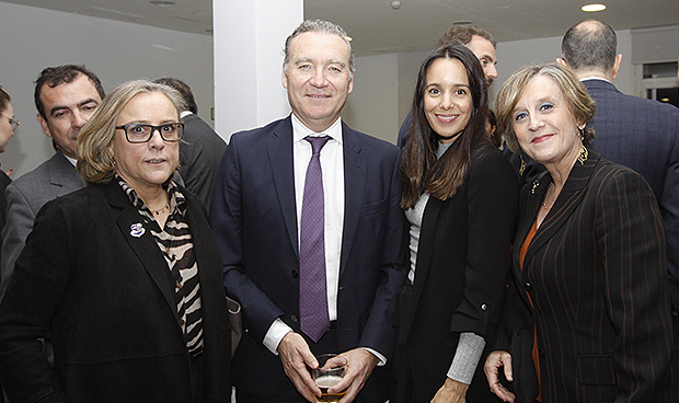 Pastor: la sanidad "tiene igualdad legal, pero le falta la igualdad real"