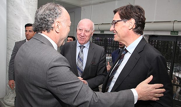 Pastor: la sanidad "tiene igualdad legal, pero le falta la igualdad real"