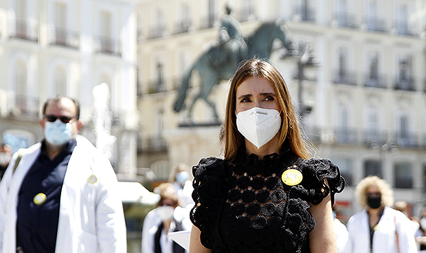 Los médicos se concentran por el Covid-19: "Exigimos respeto y dignidad"