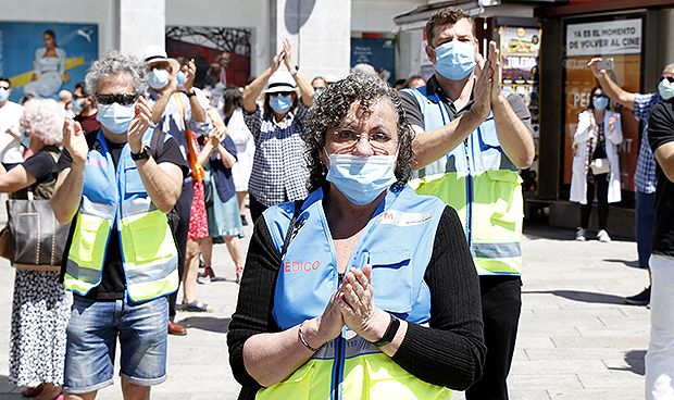 Los médicos se concentran por el Covid-19: "Exigimos respeto y dignidad"