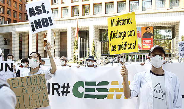 Los médicos claman contra la elección MIR online "impuesta y unilateral"