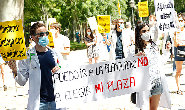 Los médicos claman contra la elección MIR online "impuesta y unilateral"