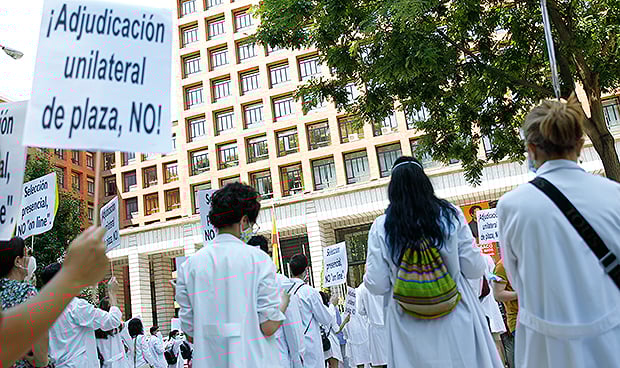 Los médicos claman contra la elección MIR online "impuesta y unilateral"