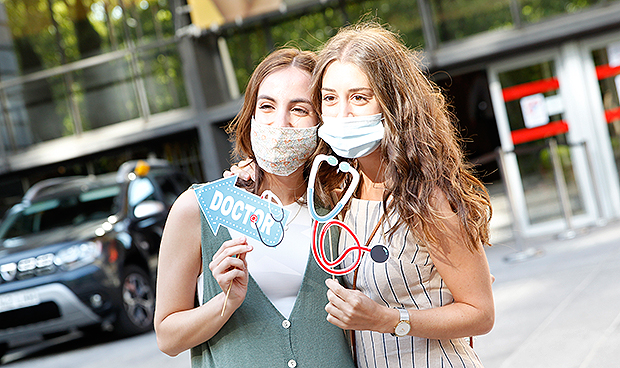 Elección MIR 2020: el Covid-19 no puede confinar los abrazos y la emoción
