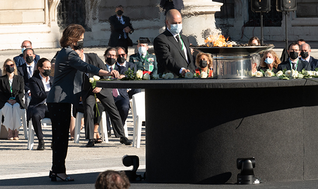 Felipe VI:"Debemos mucho a los sanitarios, han sostenido el pulso a España"