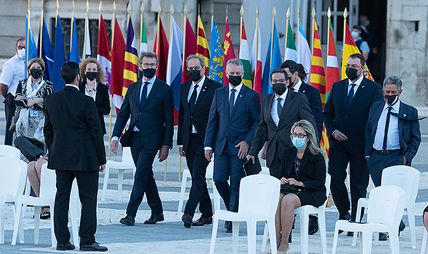 Felipe VI:"Debemos mucho a los sanitarios, han sostenido el pulso a España"