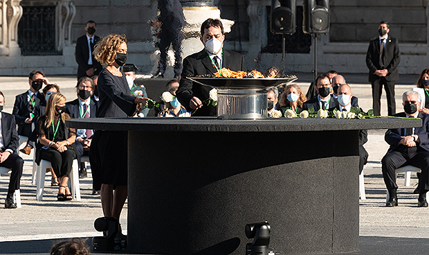 Felipe VI:"Debemos mucho a los sanitarios, han sostenido el pulso a España"