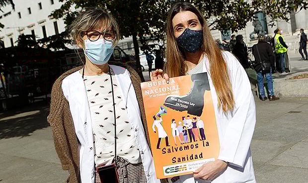 "Éxito" de la huelga nacional de médicos: "Señor Illa, en sus manos está"