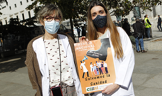 "Éxito" de la huelga nacional de médicos: "Señor Illa, en sus manos está"