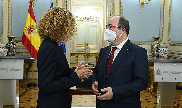 El primer día de Darias como ministra de Sanidad, en imágenes