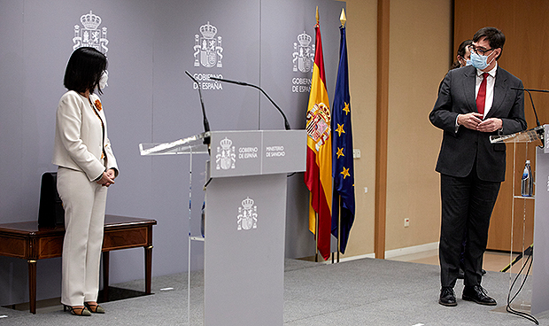 El primer día de Darias como ministra de Sanidad, en imágenes