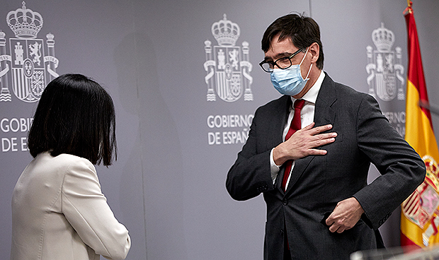 El primer día de Darias como ministra de Sanidad, en imágenes