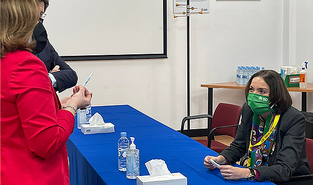 Vacuna Pfizer: España se suma a la compra europea de jeringas para 6 dosis