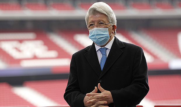 Madrid arranca la vacunación masiva del Covid-19 "con coraje y corazón"