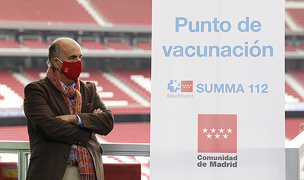 Madrid arranca la vacunación masiva del Covid-19 "con coraje y corazón"