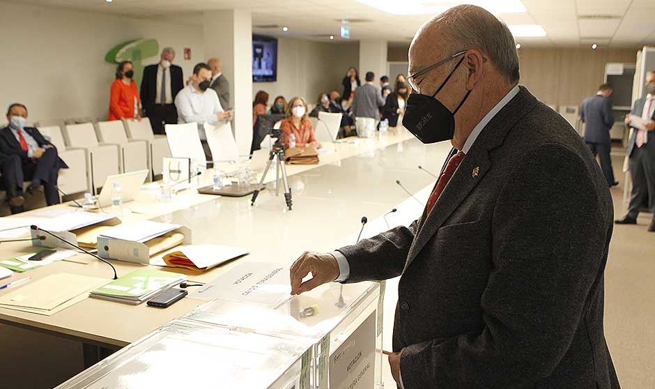 Jesús Aguilar, reelegido presidente del Consejo de Farmacéuticos