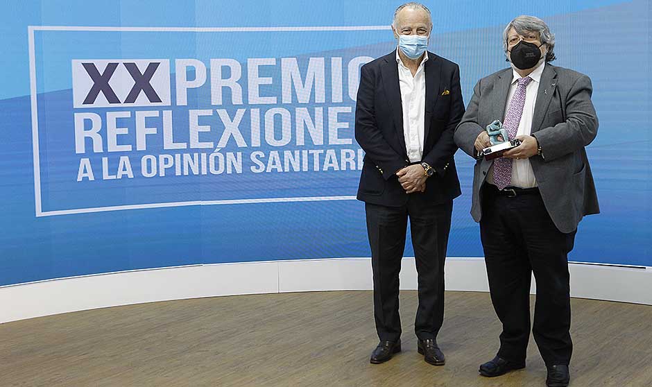 Massa gana el XX Premio Reflexiones: "Hay que pensar un nuevo SNS"