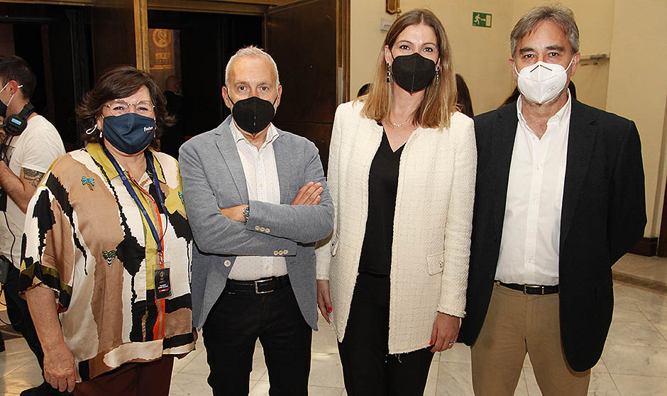 Enfermería se reúne para celebrar la profesión "de cuidar y ser cuidados"