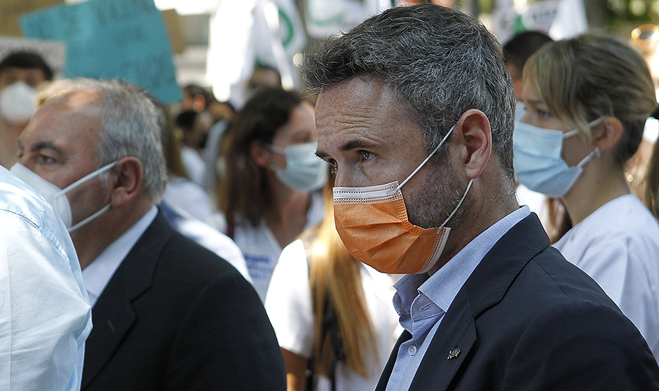 "Soy MIR; quiero elegir": los médicos claman contra la petición de plazas