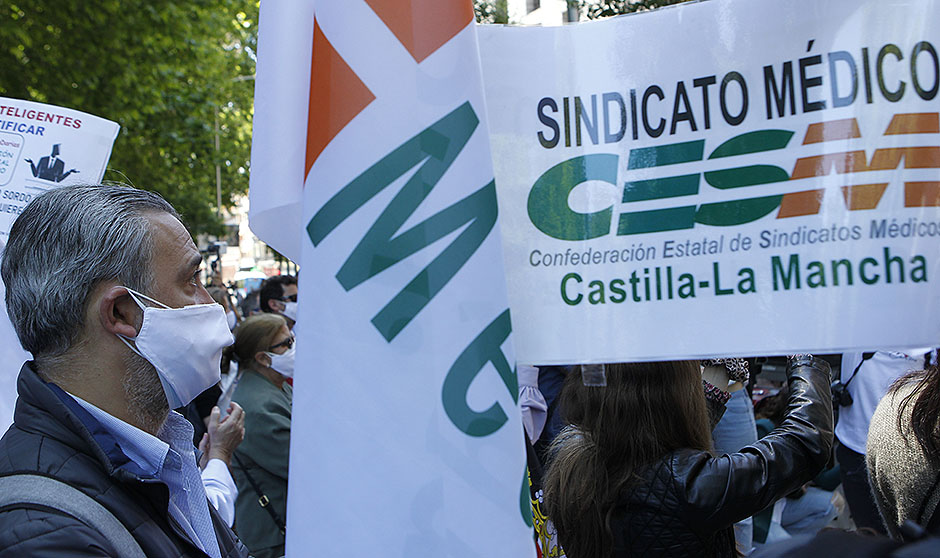 "Soy MIR; quiero elegir": los médicos claman contra la petición de plazas