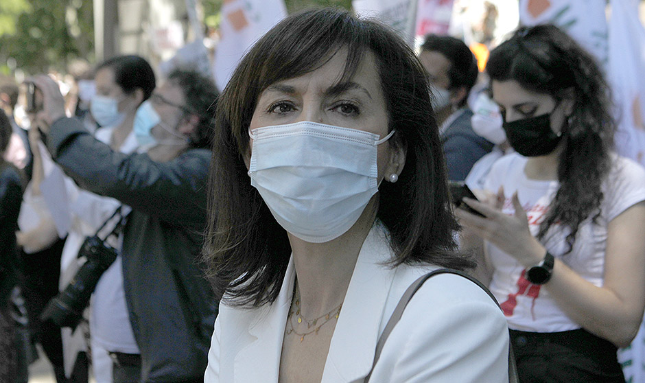 "Soy MIR; quiero elegir": los médicos claman contra la petición de plazas