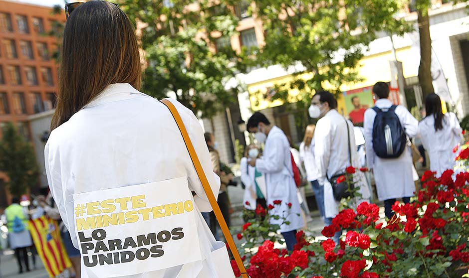 "Soy MIR; quiero elegir": los médicos claman contra la petición de plazas