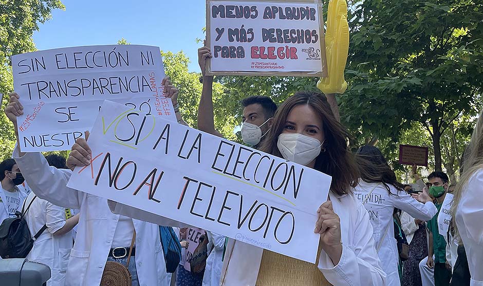 "Soy MIR; quiero elegir": los médicos claman contra la petición de plazas