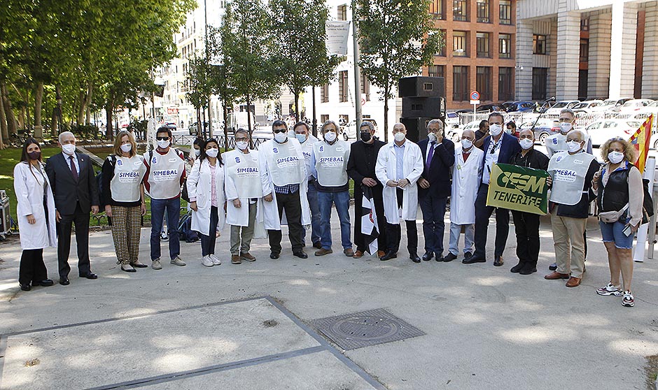"Soy MIR; quiero elegir": los médicos claman contra la petición de plazas